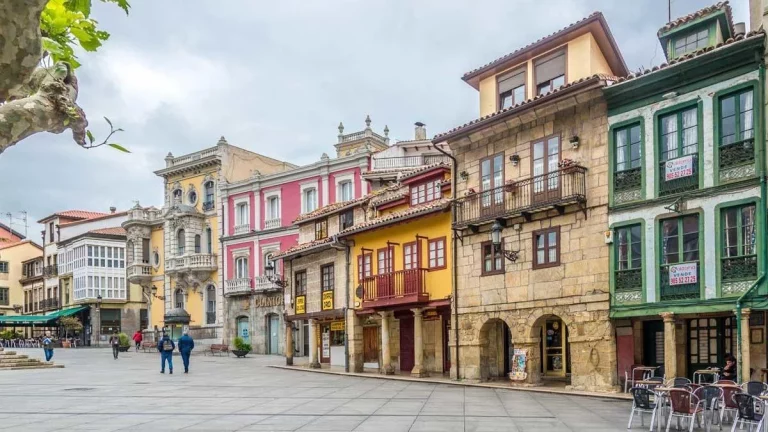 Conoce una ciudad encantadora con menos turistas que Gijón y Oviedo ¡Ideal para tus vacaciones de verano!