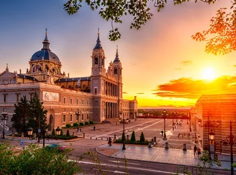 ciudades-visitar-verano-en-espana 5 ciudades que debes visitar si pasas el verano en España