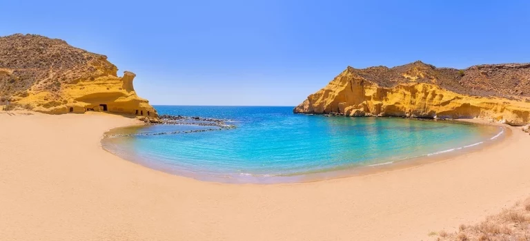 Los días en los que sale más barato viajar en verano: planifica tus vacaciones con inteligencia