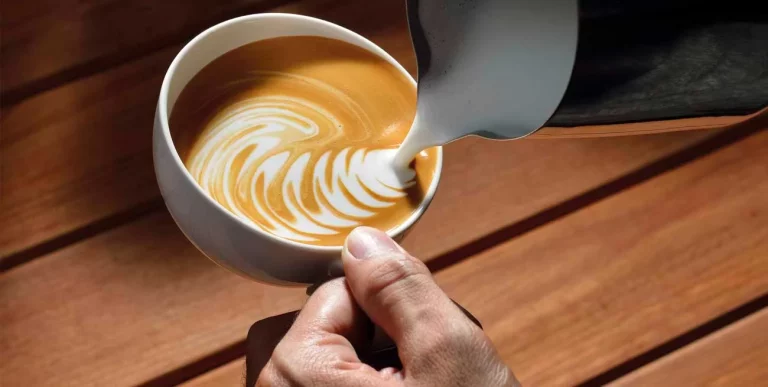 Cómo hacer dibujos en el café y parecer todo un profesional