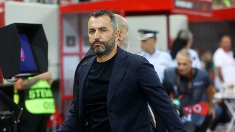 El gran obstáculo de García Pimienta para fichar por el Sevilla FC 1 Diego Martínez Sevilla FC García Pimienta