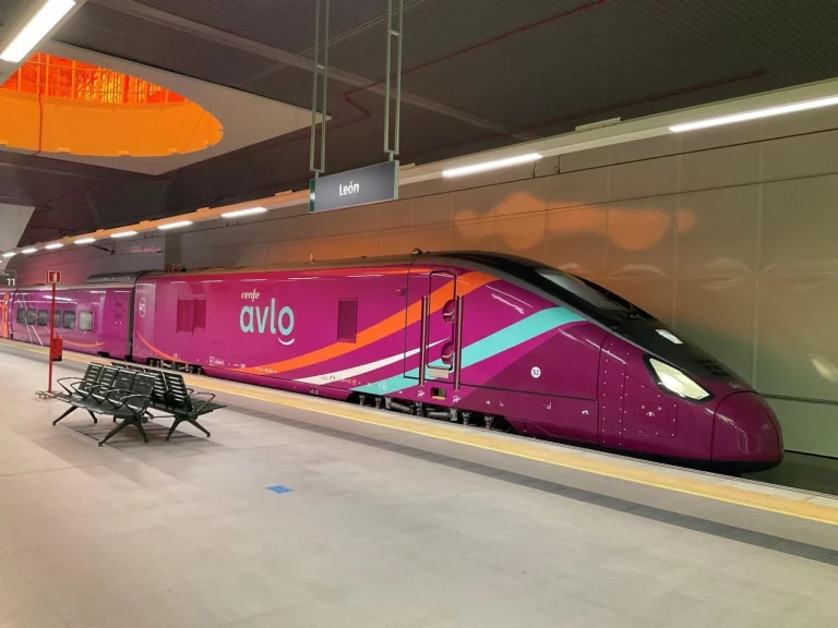 Que no se te escapen los nuevos viajes baratos de Renfe lejos de la costa mediterránea