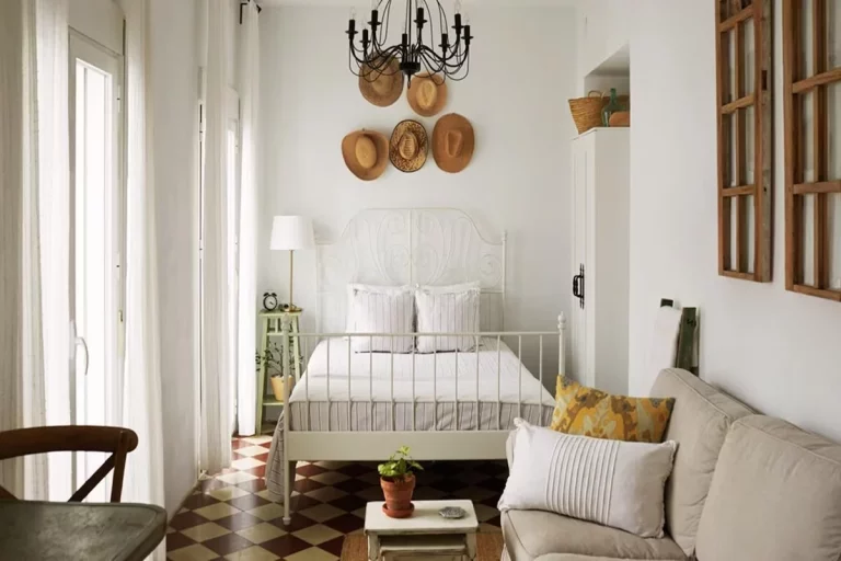 El Gobierno vuelve a amenazar con intervenir los pisos de Airbnb