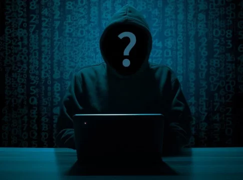El objetivo: robar credenciales y acceder a cuentas bancarias El objetivo: robar credenciales y acceder a cuentas bancarias
