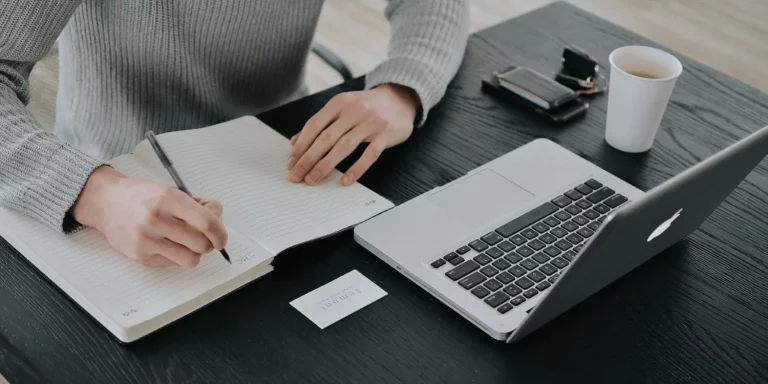 Deja que esta IA tome apuntes de las reuniones por ti Deja que esta IA tome apuntes de las reuniones por ti