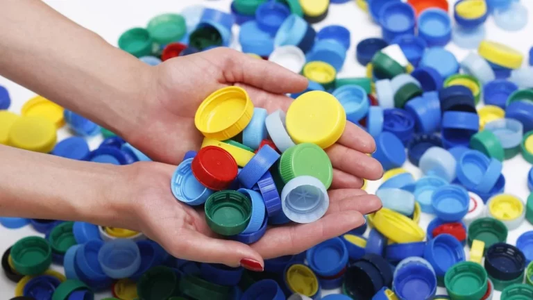 ¡No las tires! 4 ideas divertidas para reciclar las tapitas de gaseosa ¡No las tires! 4 ideas divertidas para reciclar las tapitas de gaseosa