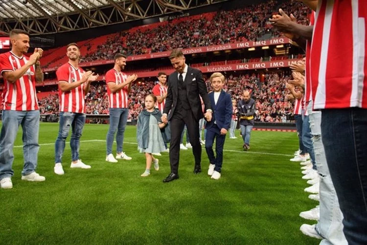 Iker Muniain despedida Iñaki Williams