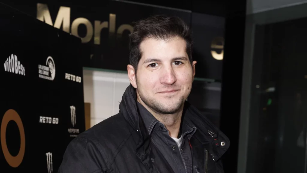 El drama de Julián Contreras: De una vida de lujos con Carmina Ordóñez a vivir con solo 160 euros al mes 1 Julián Contreras y el drama de estar en banca rota con su papá enfermo