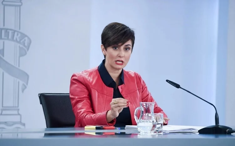 El Gobierno vuelve a amenazar con intervenir los pisos de Airbnb 1 Ministra rodríguez pisos airbnb