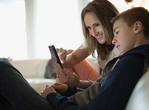 móvil a tu hijo esto primero móvil-a-tu-hijo-esto primero