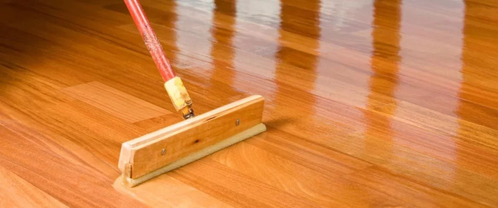 El truco infalible para realzar el brillo de tus pisos de madera