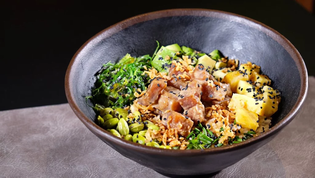 poke de arroz y atun