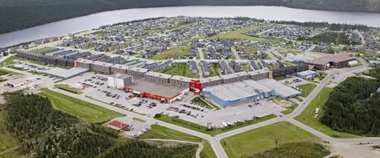 Descubre el pueblo de Canadá en donde hace -50° y viven como reyes Descubre el pueblo de Canadá en donde hace -50° y viven como reyes