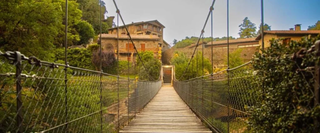 Explora Rupit, el pueblo medieval de Barcelona que esconde un gran secreto 2 Luego de caminar, Rupit ofrece una gastronomía deliciosa