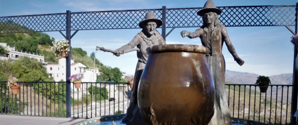 Descubre Soportújar, el enigmático pueblo que es considerado como el más raro de España 2 Ahora bien, ¿Por qué Soportújar tiene esta fama tan terrorífica?