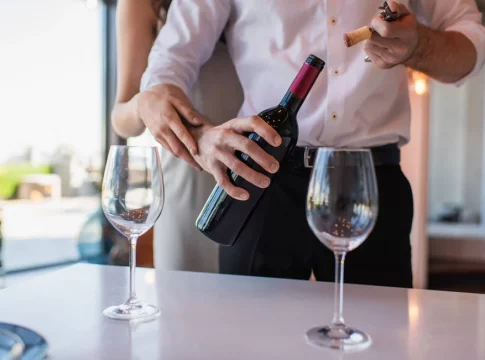 truco-viral-vino-abierto-tiempo El truco viral para mantener tu vino abierto por mucho más tiempo