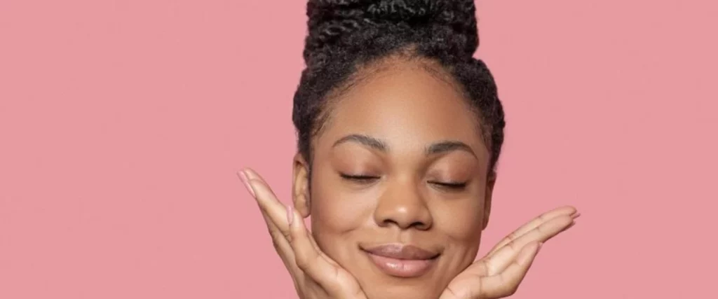 Otro ejercicio de yoga facial para eliminar la grasa