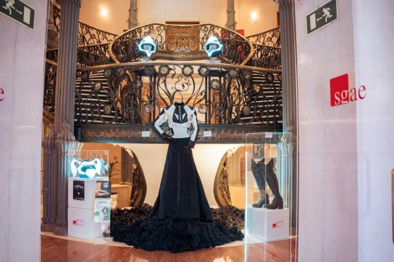 Rosalía, C. Tangana y la escena musical urbana exhiben sus tesoros en la SGAE