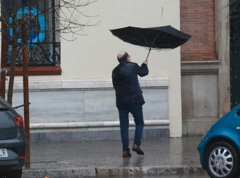 Previsión del tiempo: 11 comunidades en aviso por calor, lluvias, viento y oleaje, con 35 grados Previsión del tiempo: 11 comunidades en aviso por calor, lluvias, viento y oleaje, con 35 grados