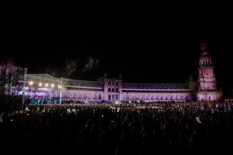 La Plaza de España de Sevilla recibe a Aitana y 40 artistas en Icónica Fest