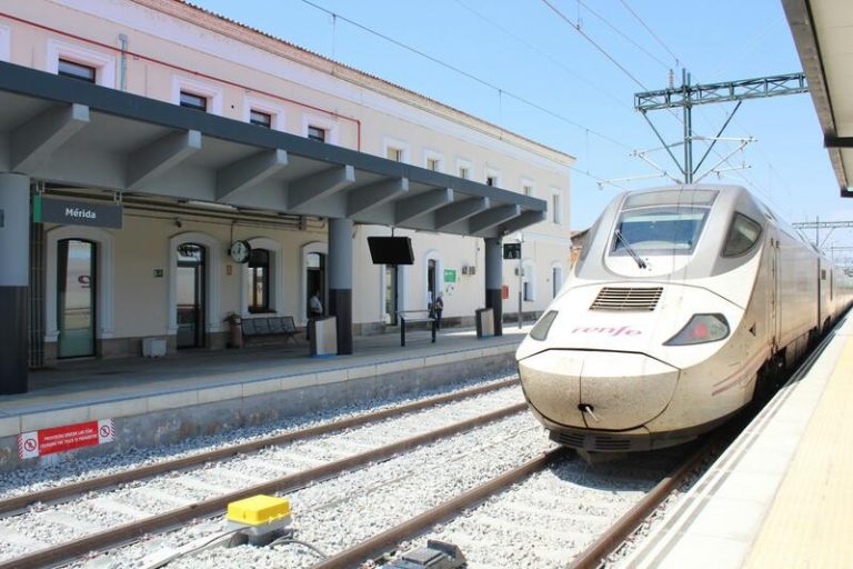 Renfe ofrece una segunda oportunidad laboral a militares próximos a la reserva
