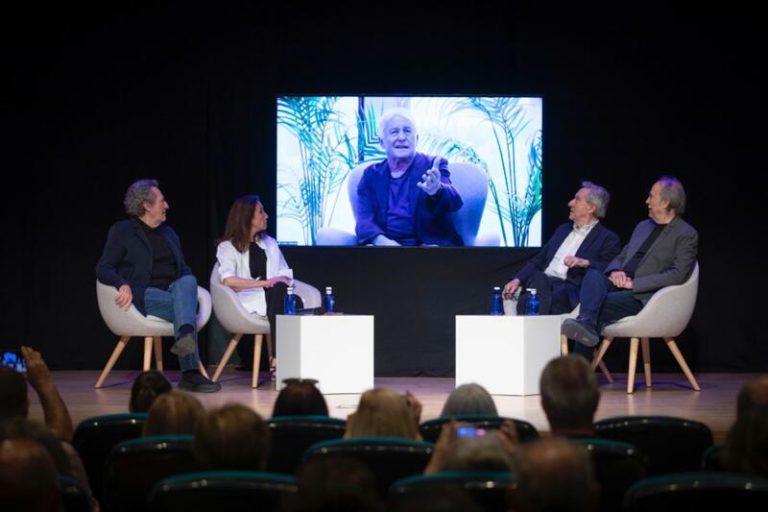 Miguel Ríos se reencuentra con Ana Belén, Víctor Manuel y Serrat para conmemorar la gira 'El gusto es nuestro'