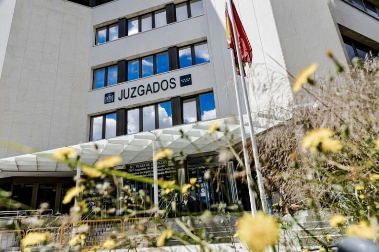 Un juez ordena el ingreso en prisión de uno de los 'PetaZetaz' por riesgo de fuga