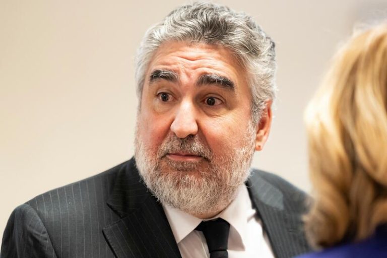 Rodríguez Uribes insta a continuar esforzándose en la lucha contra el racismo y los discursos de odio