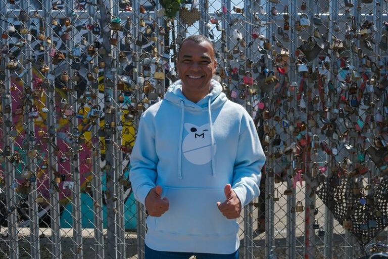 Cafú presenta marca 'Makakooo' contra el racismo