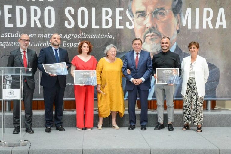 Trabajo UCO sobre mosca del olivo gana 'Premio Pedro Solbes Mira'