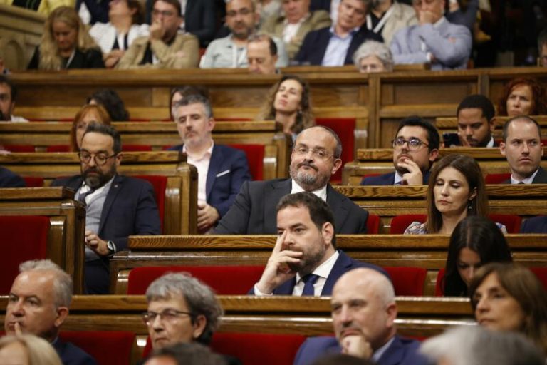 El PP catalán y un amparo ante el TC contra el voto de Puigdemont y Puig