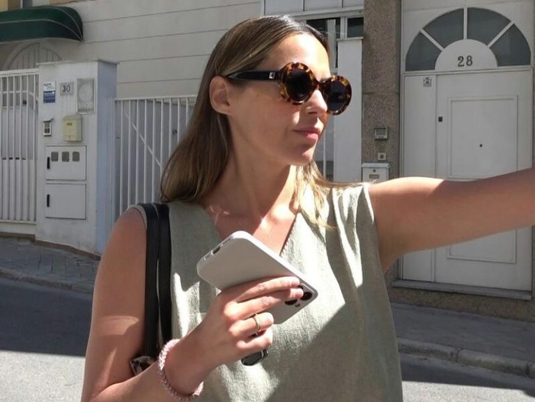 Claudia Osborne no se pronuncia tras la confirmación de la paternidad de su padre.