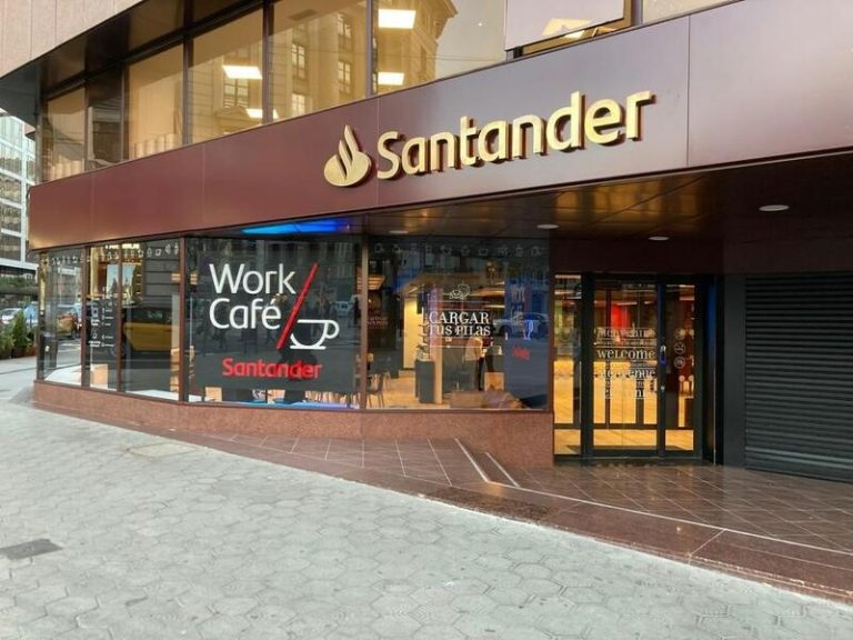 Santander ofrece 450€ de bonificación por la cuota del RETA a autónomos