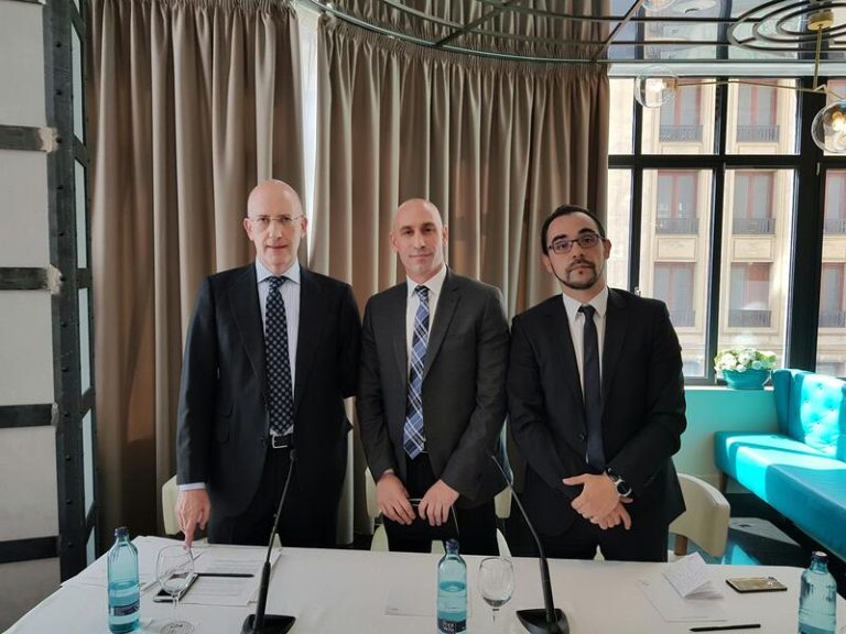 El asesor de Rubiales dice que no hubo doble facturación a la RFEF