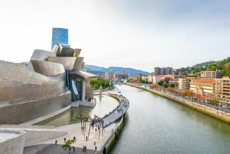 Guggenheim Bilbao ampliará por la gran afluencia de público
