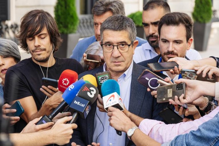 El PSOE niega tener paralizada la actividad legislativa del Congreso