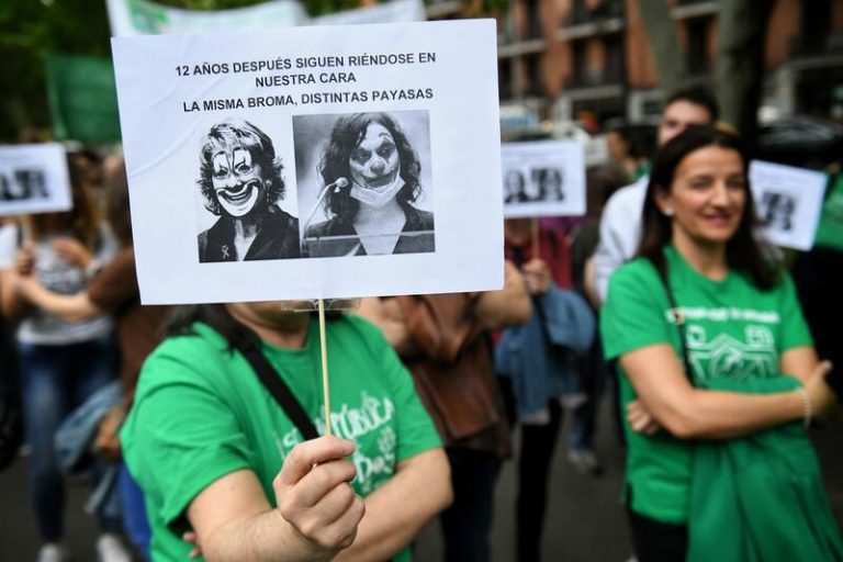 Una 'marea verde' de personas pide el 