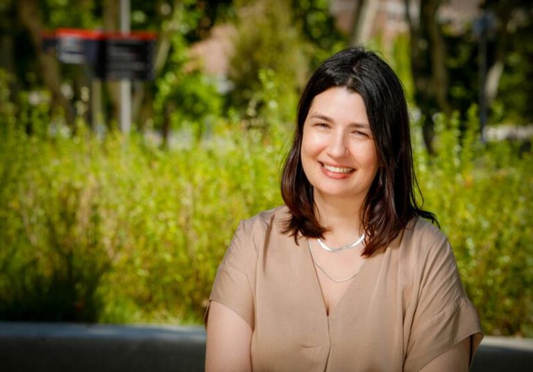 'Lo que dejan las madres', un thriller social con mujeres fuertes y la generación de diamante