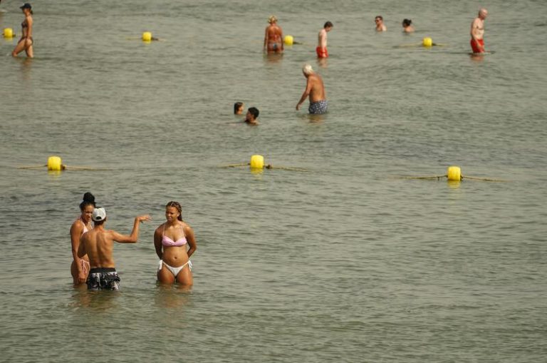 Previsión del tiempo: Lluvias y tormentas en el noroeste, calor en el este