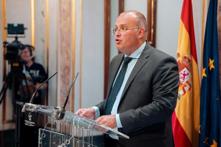 El PP acusa al PSOE de 