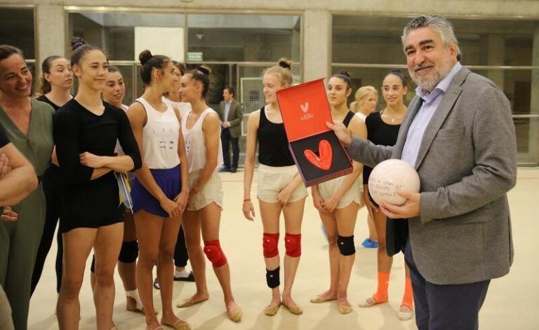 Uribes anima al equipo español de gimnasia rítmica para París 2024