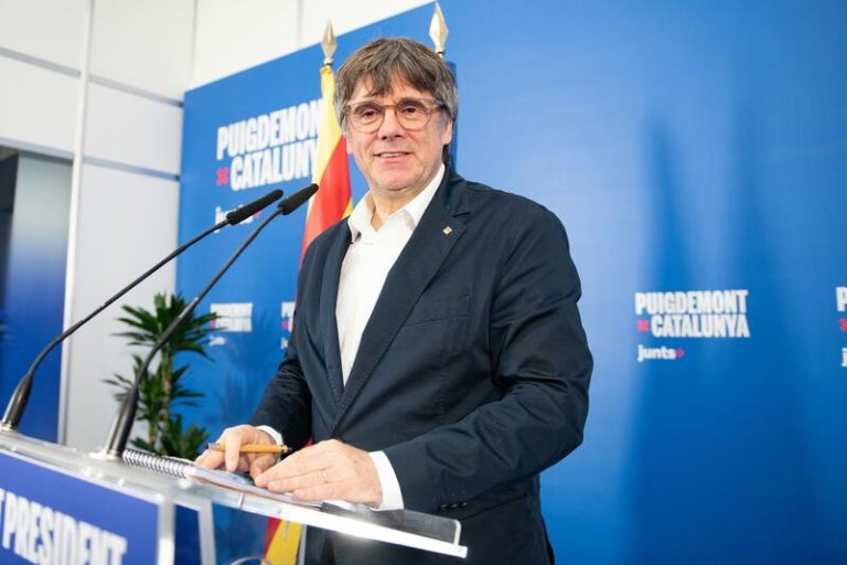 Fiscalía pide al Supremo que aministíe el terrorismo atribuido a Puigdemont