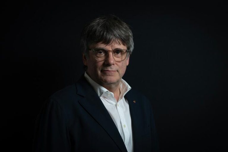El Supremo admite a Puigdemont como personado en 'Tsunami' y le pide hablar de amnistiar la causa
