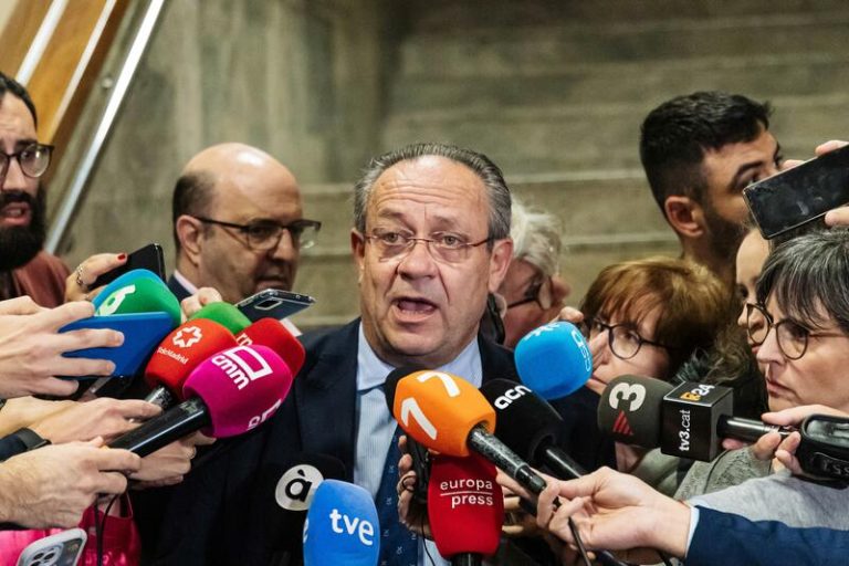 C-LM ve inviable financiación para Cataluña y se reserva 