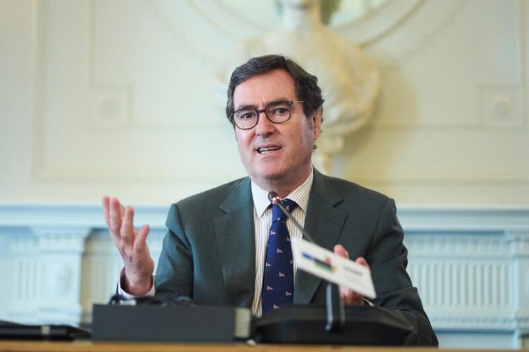 Garamendi cree que España tiene un problema de talento digital: quiere fomentar la formación