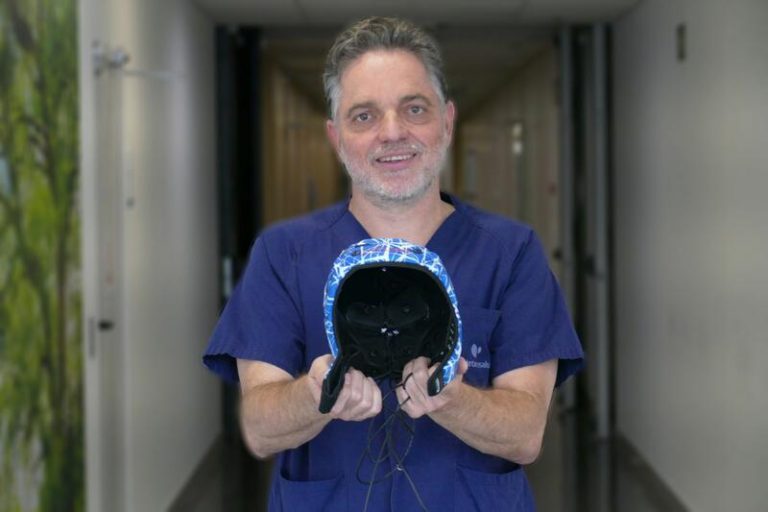 La estimulación magnética transcraneal reduce el dolor y el cansancio en pacientes con fibromialgia