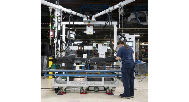 Stellantis abre sus instalaciones de ensamblaje de baterías para coches eléctricos en Madrid