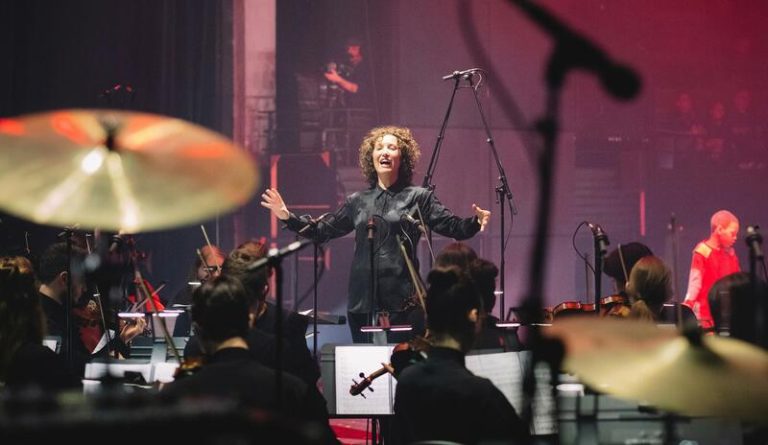 Beatriz Fernández dirigirá a la Démos Philharmonie de París en un espectáculo previo a los JJOO