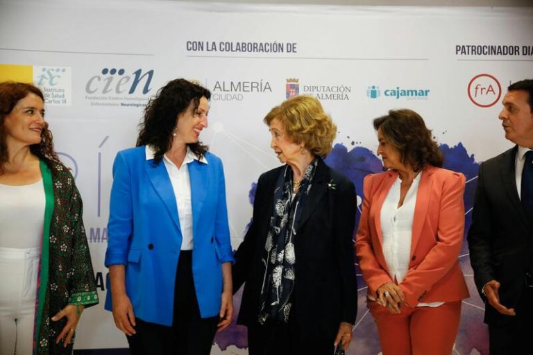 Sofía encabeza un congreso internacional con expertos en la investigación de la ELA