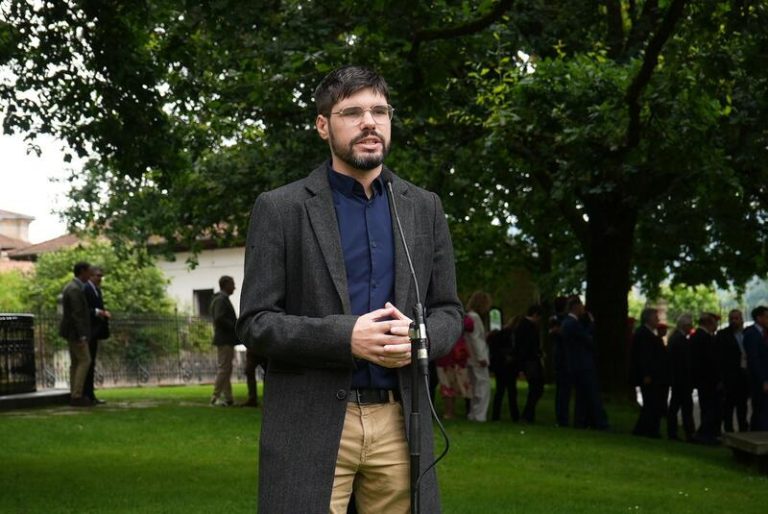 Lander Martínez tiende la mano a Pradales para luchar contra el cambio climático